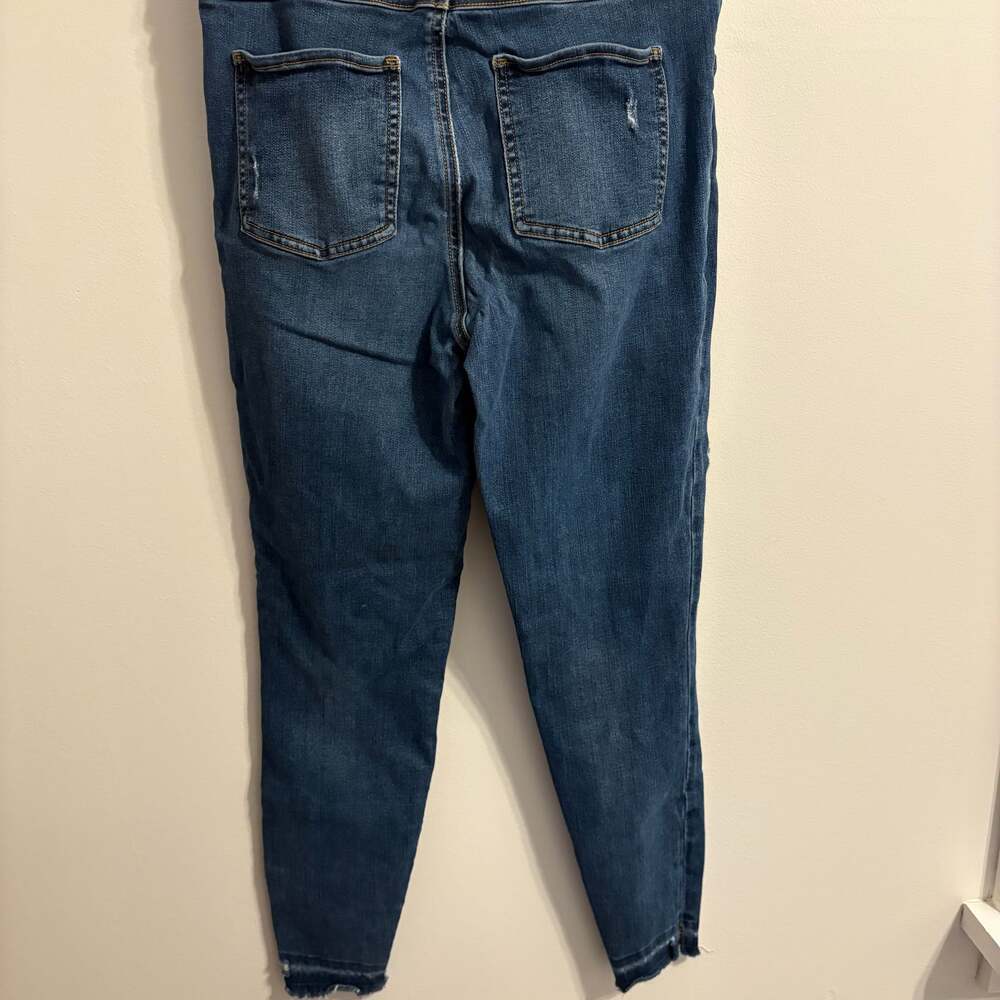Spanx Distressed Ankle Skinny Jeans in Medium Wash Medium - Picture 3 of 3